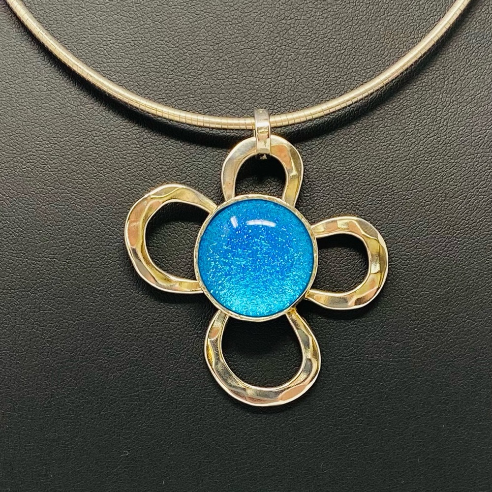 Blue Fused Glass and Sterling Silver Flower Pen… - Picture 4 of 6